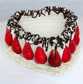 Vanilla Frosted Heart Cake